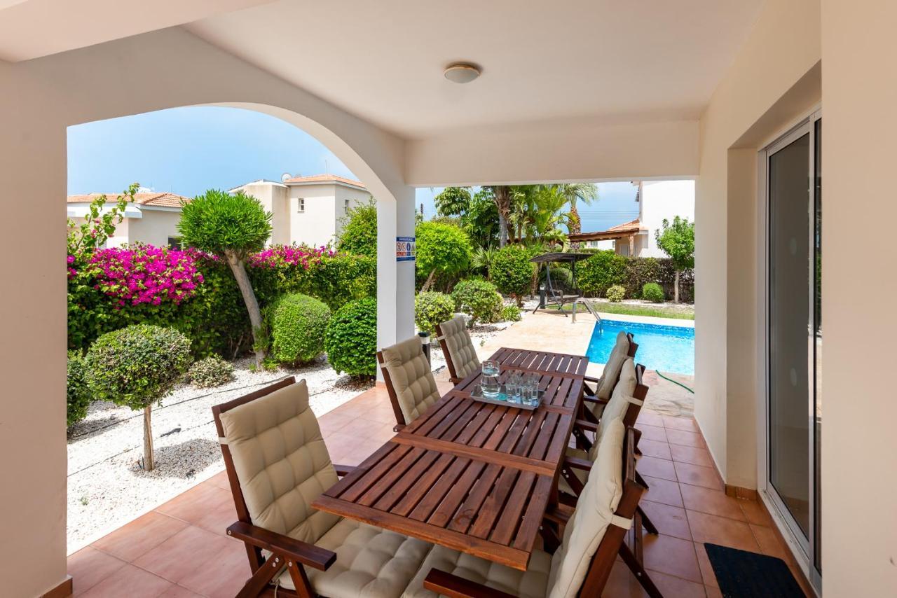 Villa Alysia By Ezoria Villas Coral Bay Bagian luar foto