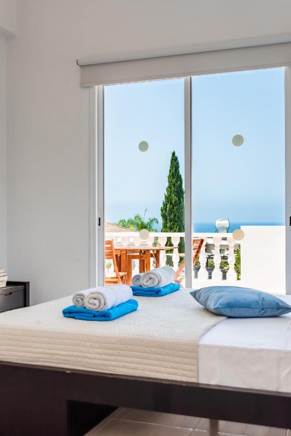 Villa Alysia By Ezoria Villas Coral Bay Bagian luar foto