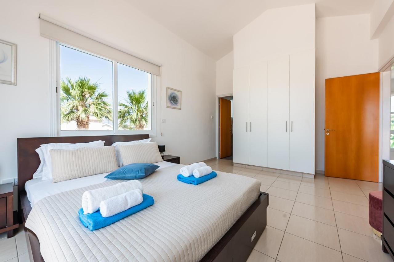 Villa Alysia By Ezoria Villas Coral Bay Bagian luar foto