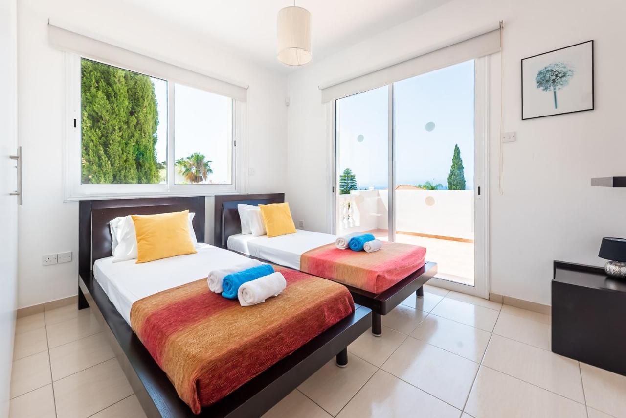 Villa Alysia By Ezoria Villas Coral Bay Bagian luar foto
