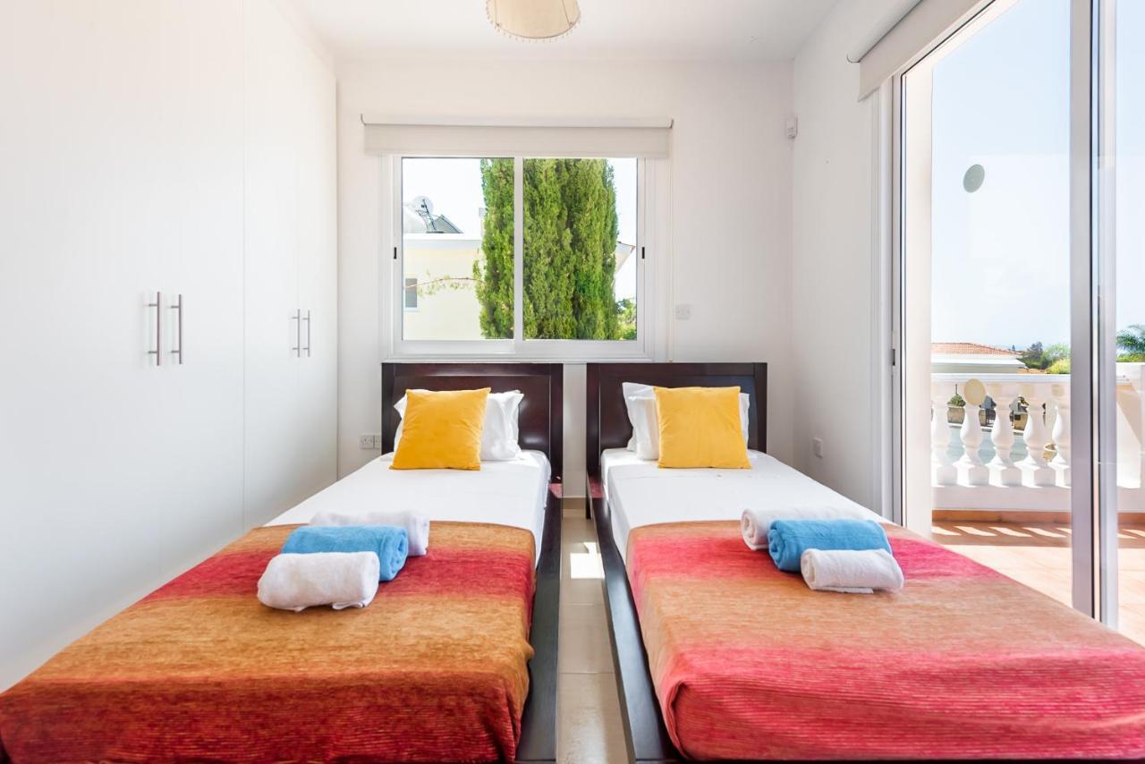 Villa Alysia By Ezoria Villas Coral Bay Bagian luar foto